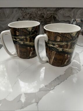 Set of 2 Mossy Oak 15.8oz  Green Stoneware Mugs  New Unused